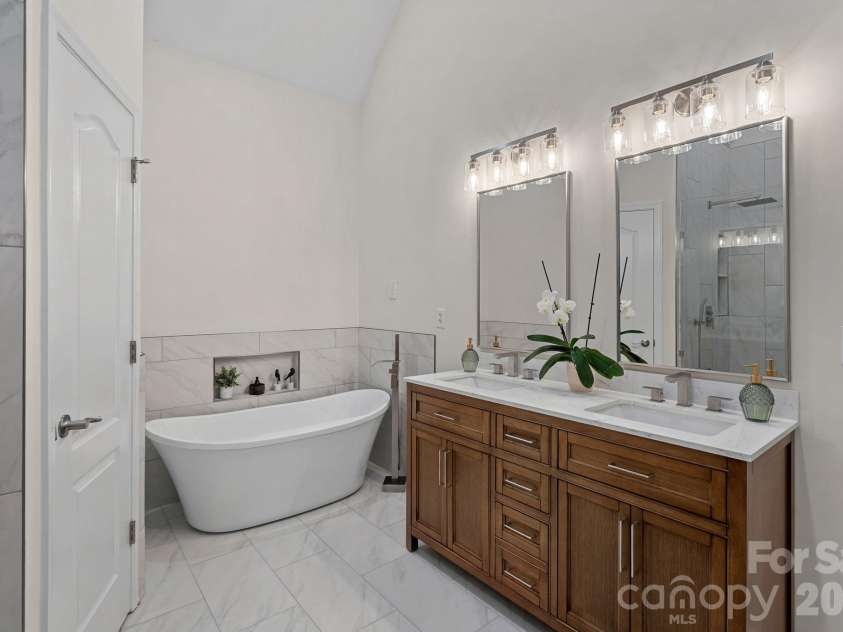 390 Robinson Road, Mooresville, NC 28117.  MLS# CAR4426077, YatesRealty ID 52971. 