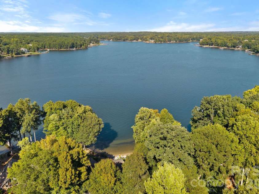 390 Robinson Road, Mooresville, NC 28117.  MLS# CAR4426077, YatesRealty ID 52971. 