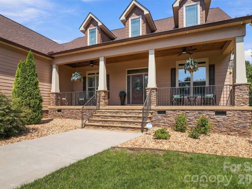 917 Catawba Shores Drive, Rock Hill, SC 29730.  MLS# CAR4426030, YatesRealty ID 52972. 