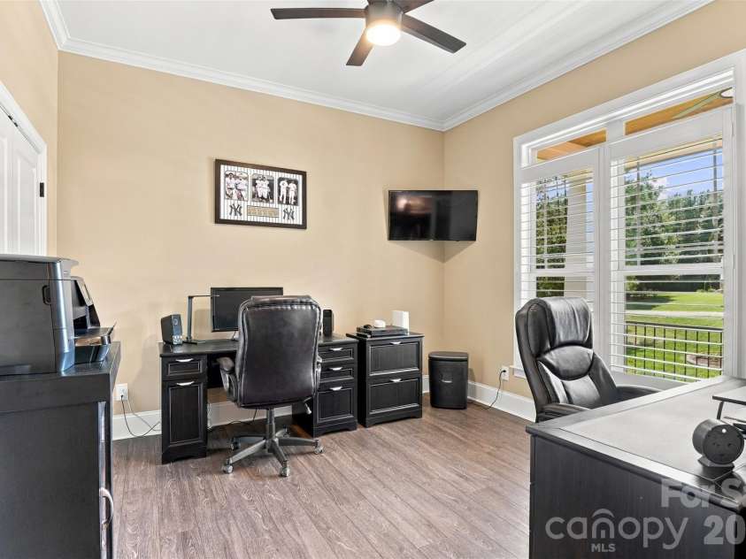 917 Catawba Shores Drive, Rock Hill, SC 29730.  MLS# CAR4426030, YatesRealty ID 52972. 