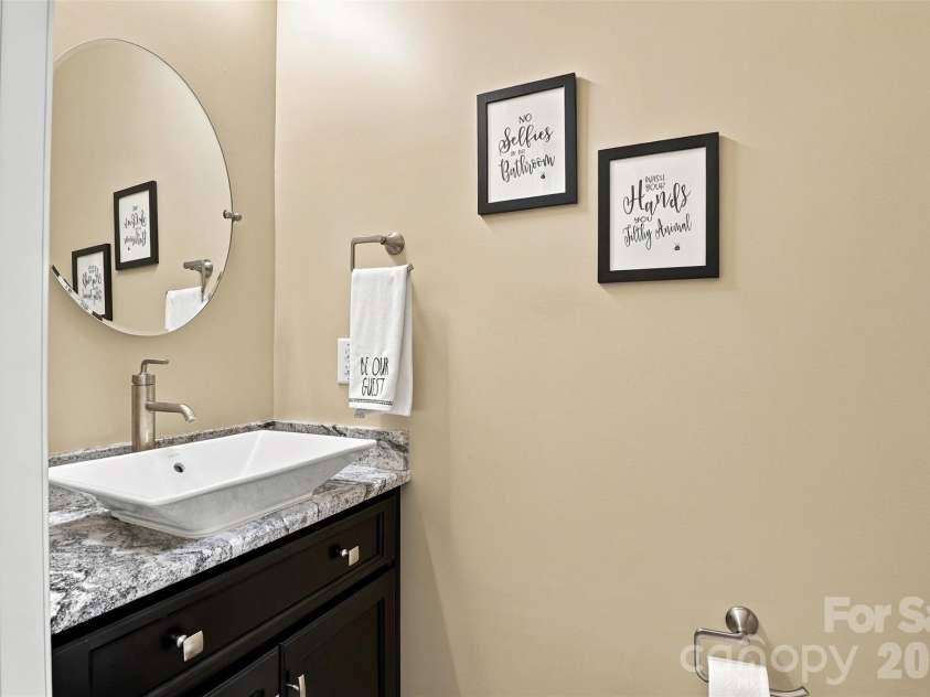 917 Catawba Shores Drive, Rock Hill, SC 29730.  MLS# CAR4426030, YatesRealty ID 52972. 