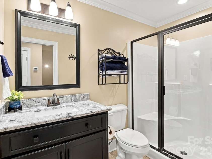 917 Catawba Shores Drive, Rock Hill, SC 29730.  MLS# CAR4426030, YatesRealty ID 52972. 