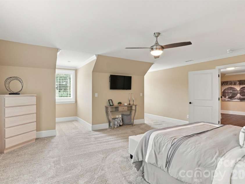 917 Catawba Shores Drive, Rock Hill, SC 29730.  MLS# CAR4426030, YatesRealty ID 52972. 