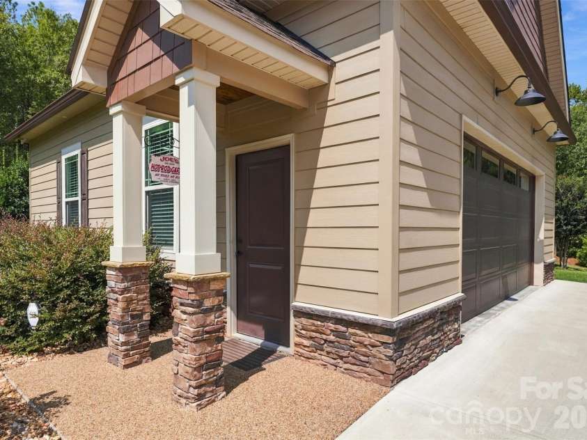 917 Catawba Shores Drive, Rock Hill, SC 29730.  MLS# CAR4426030, YatesRealty ID 52972. 