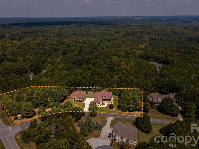 917 Catawba Shores Drive, Rock Hill, SC 29730.  MLS# CAR4426030, YatesRealty ID 52972. 