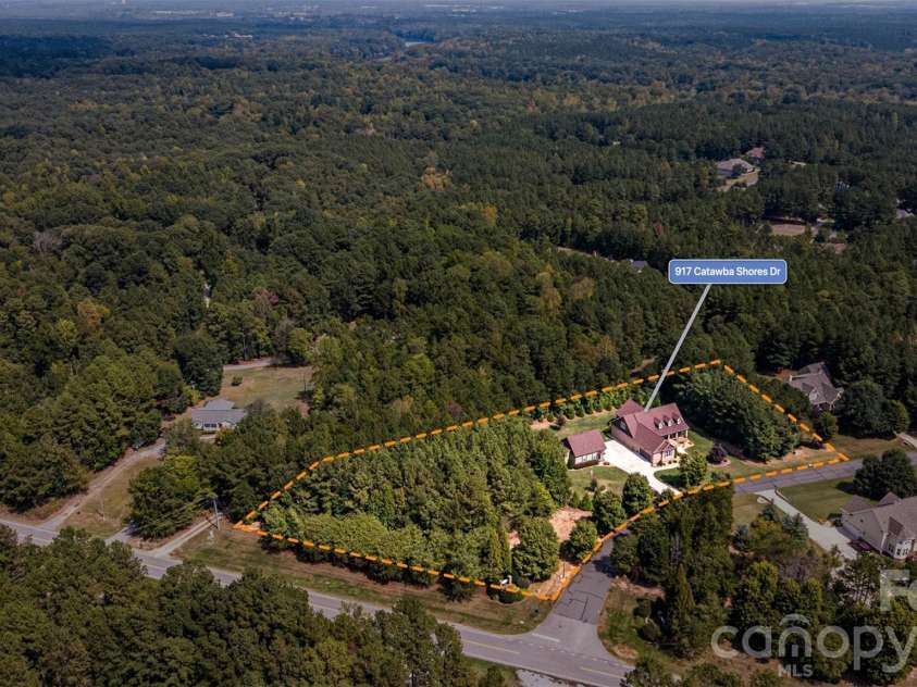 917 Catawba Shores Drive, Rock Hill, SC 29730.  MLS# CAR4426030, YatesRealty ID 52972. 