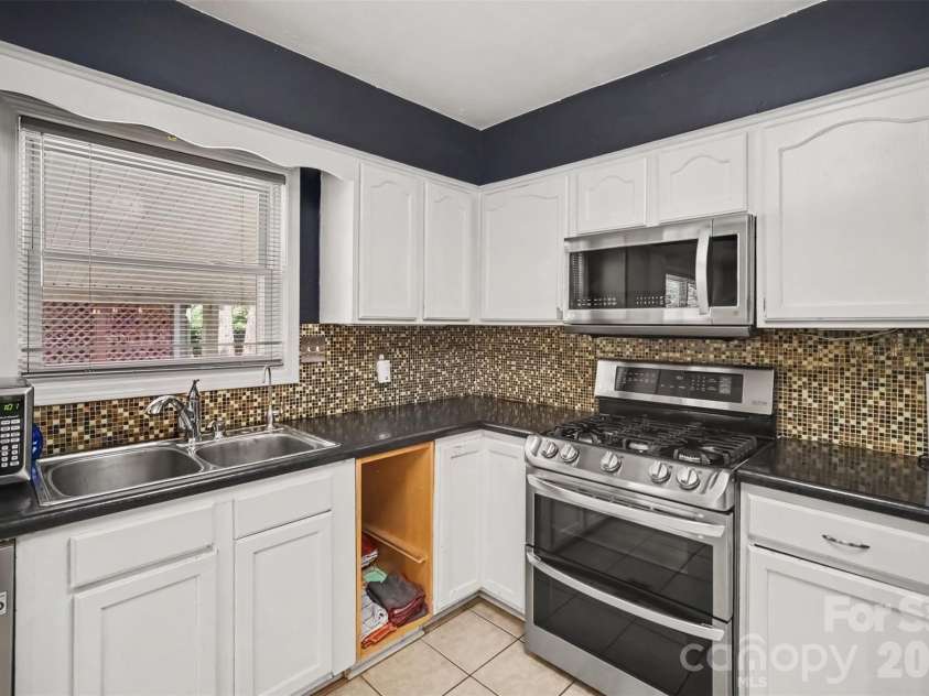 1162 Molokai Drive, Tega Cay, SC 29708.  MLS# CAR4425607, YatesRealty ID 52973. 