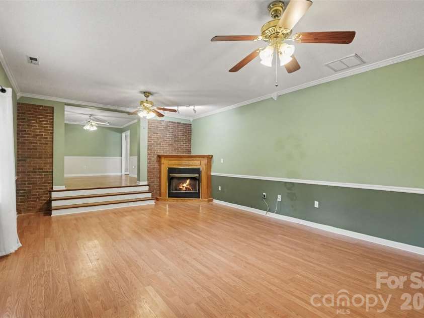 15229 Comanche Lane, Matthews, NC 28104.  MLS# CAR4425836, YatesRealty ID 52974. 