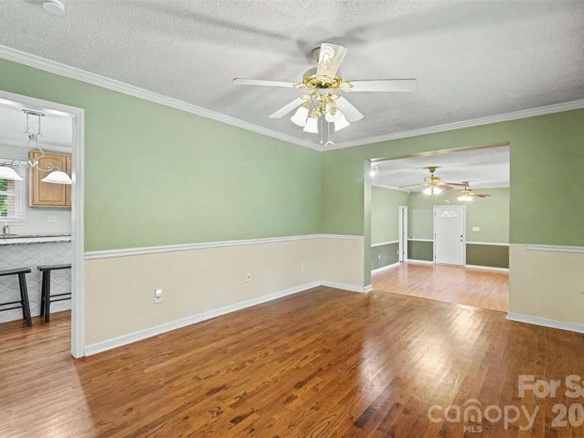 15229 Comanche Lane, Matthews, NC 28104.  MLS# CAR4425836, YatesRealty ID 52974. 