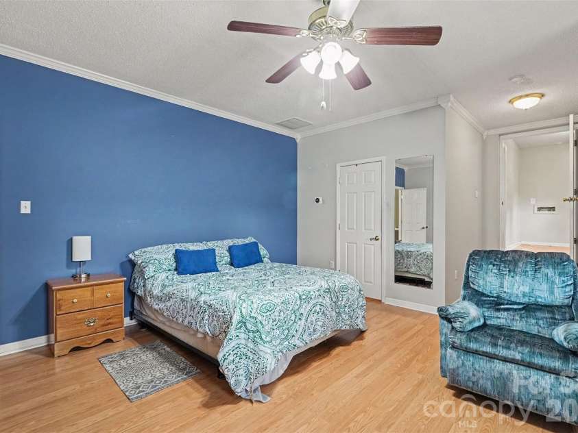 15229 Comanche Lane, Matthews, NC 28104.  MLS# CAR4425836, YatesRealty ID 52974. 