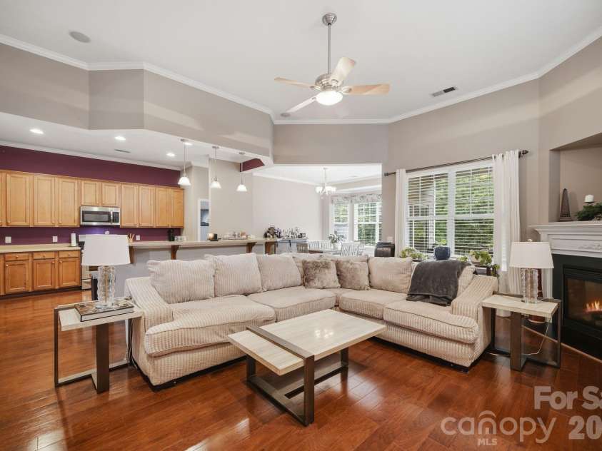 3009 Grande Heights Drive, Charlotte, NC 28269.  MLS# CAR4425756, YatesRealty ID 52975. 