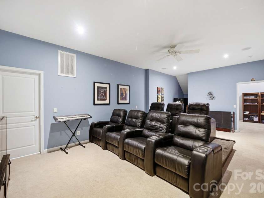 3009 Grande Heights Drive, Charlotte, NC 28269.  MLS# CAR4425756, YatesRealty ID 52975. 