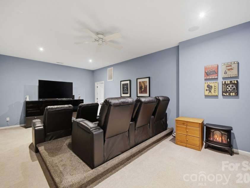 3009 Grande Heights Drive, Charlotte, NC 28269.  MLS# CAR4425756, YatesRealty ID 52975. 