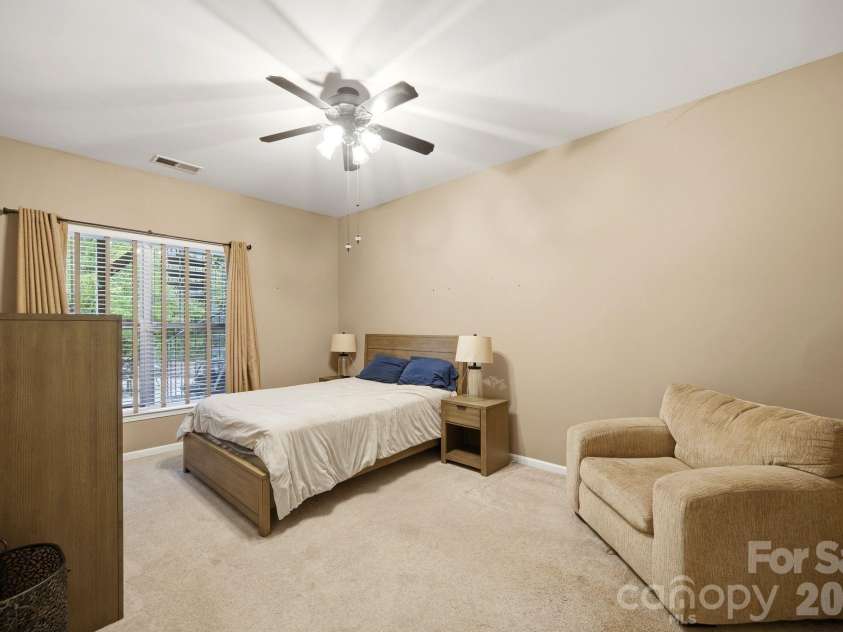 3009 Grande Heights Drive, Charlotte, NC 28269.  MLS# CAR4425756, YatesRealty ID 52975. 