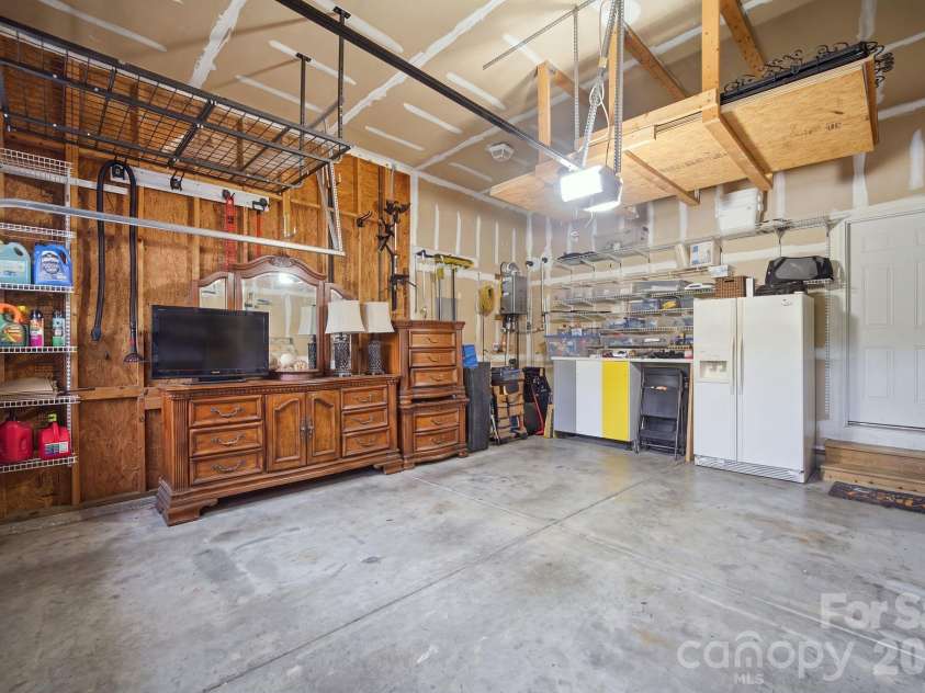 3009 Grande Heights Drive, Charlotte, NC 28269.  MLS# CAR4425756, YatesRealty ID 52975. 