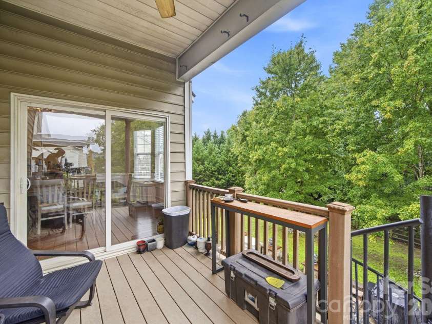 3009 Grande Heights Drive, Charlotte, NC 28269.  MLS# CAR4425756, YatesRealty ID 52975. 