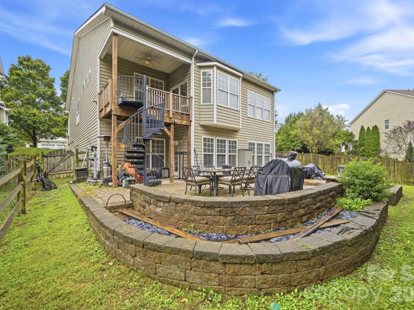 3009 Grande Heights Drive, Charlotte, NC 28269.  MLS# CAR4425756, YatesRealty ID 52975. 