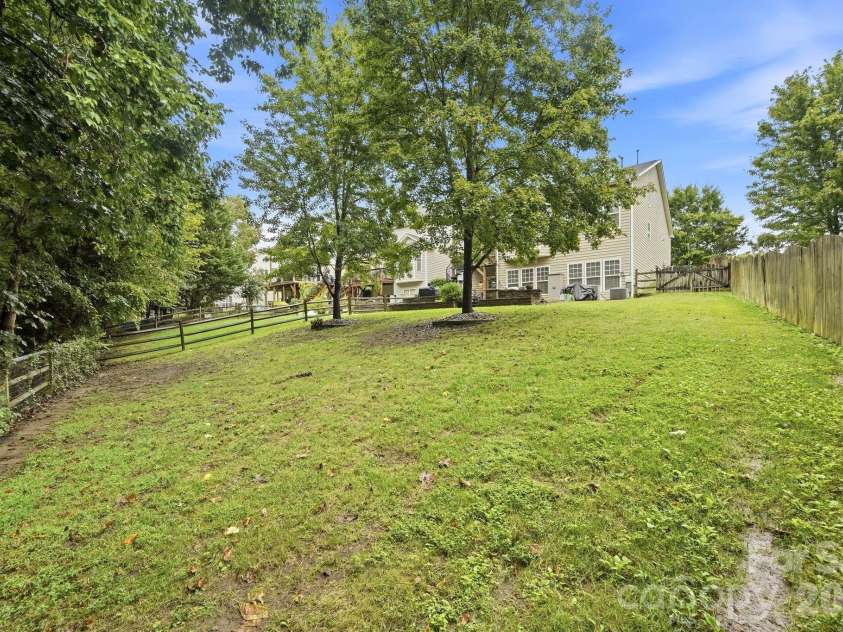 3009 Grande Heights Drive, Charlotte, NC 28269.  MLS# CAR4425756, YatesRealty ID 52975. 