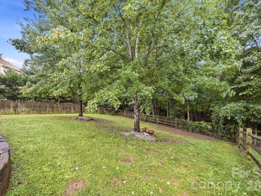 3009 Grande Heights Drive, Charlotte, NC 28269.  MLS# CAR4425756, YatesRealty ID 52975. 