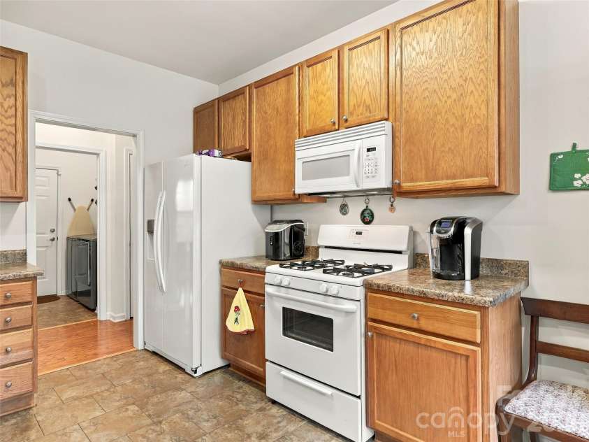 78 Brookstone Court, Hendersonville, NC 28792.  MLS# CAR4425123, YatesRealty ID 52977. 