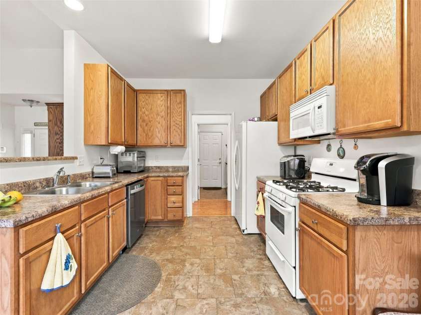 78 Brookstone Court, Hendersonville, NC 28792.  MLS# CAR4425123, YatesRealty ID 52977. 