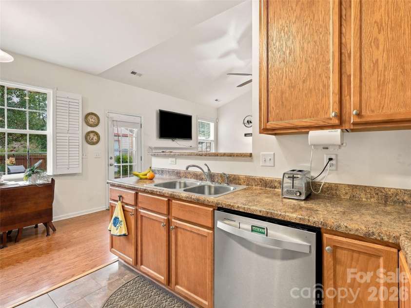 78 Brookstone Court, Hendersonville, NC 28792.  MLS# CAR4425123, YatesRealty ID 52977. 