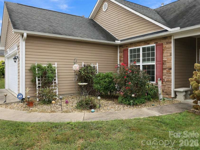 78 Brookstone Court, Hendersonville, NC 28792.  MLS# CAR4425123, YatesRealty ID 52977. 