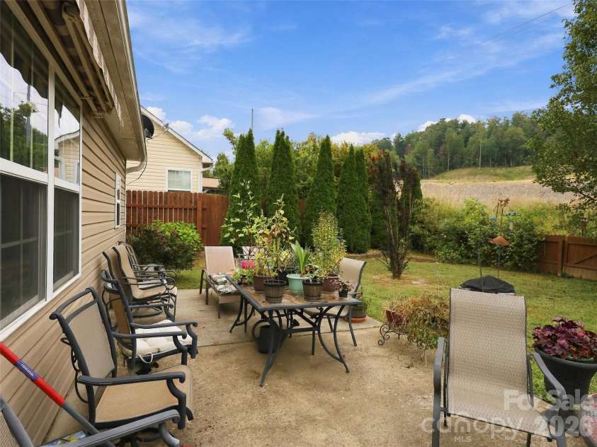 78 Brookstone Court, Hendersonville, NC 28792.  MLS# CAR4425123, YatesRealty ID 52977. 