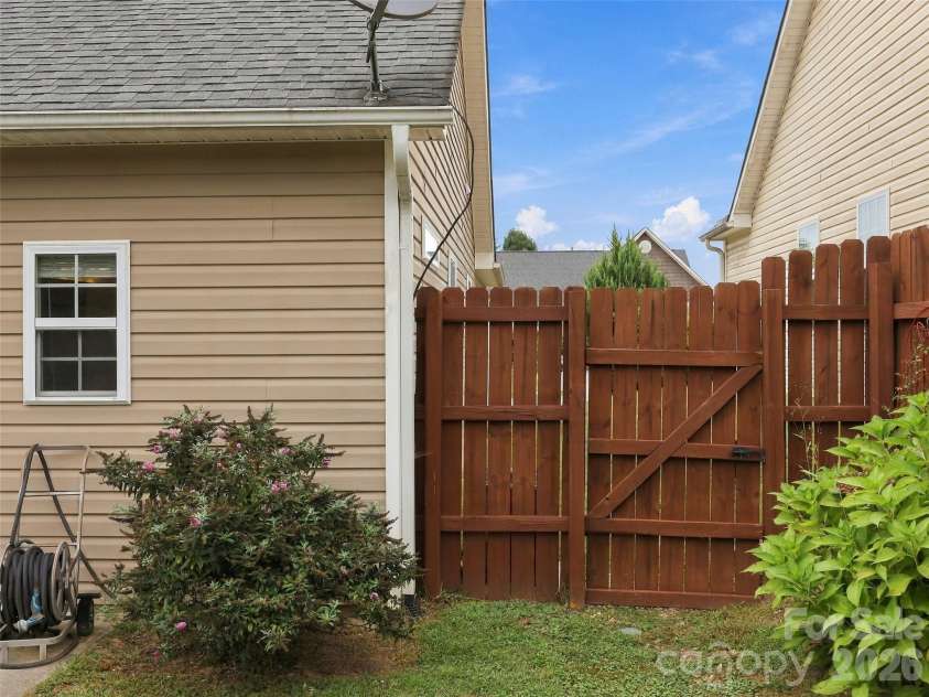 78 Brookstone Court, Hendersonville, NC 28792.  MLS# CAR4425123, YatesRealty ID 52977. 
