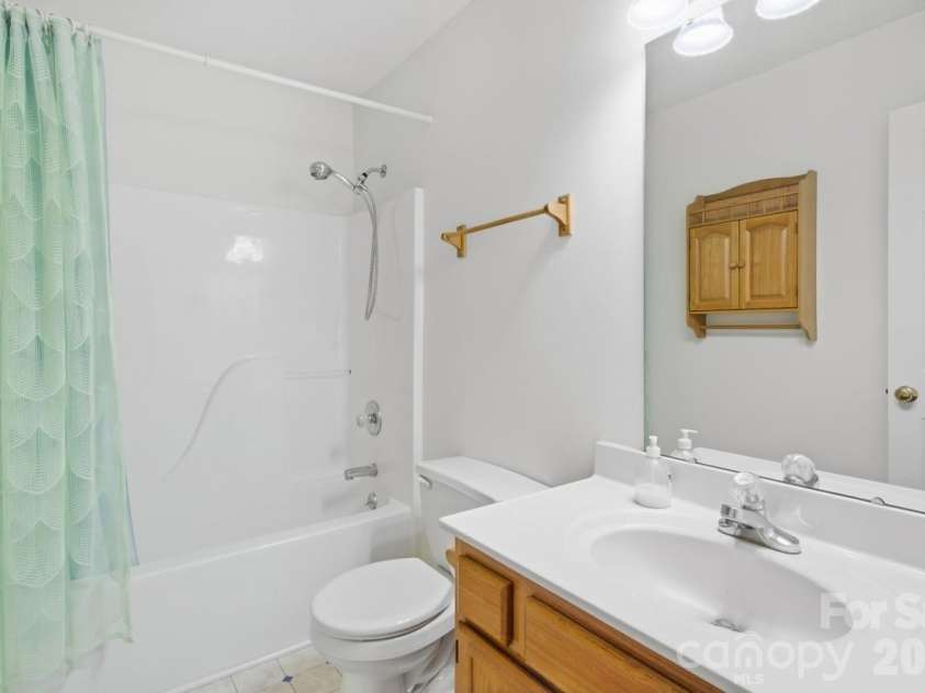 128 Maxamy Lane, Mooresville, NC 28117.  MLS# CAR4425165, YatesRealty ID 52979. 2nd full Bathroom