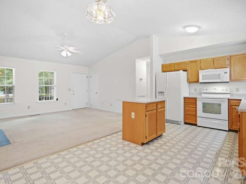 128 Maxamy Lane, Mooresville, NC 28117.  MLS# CAR4425165, YatesRealty ID 52979. 