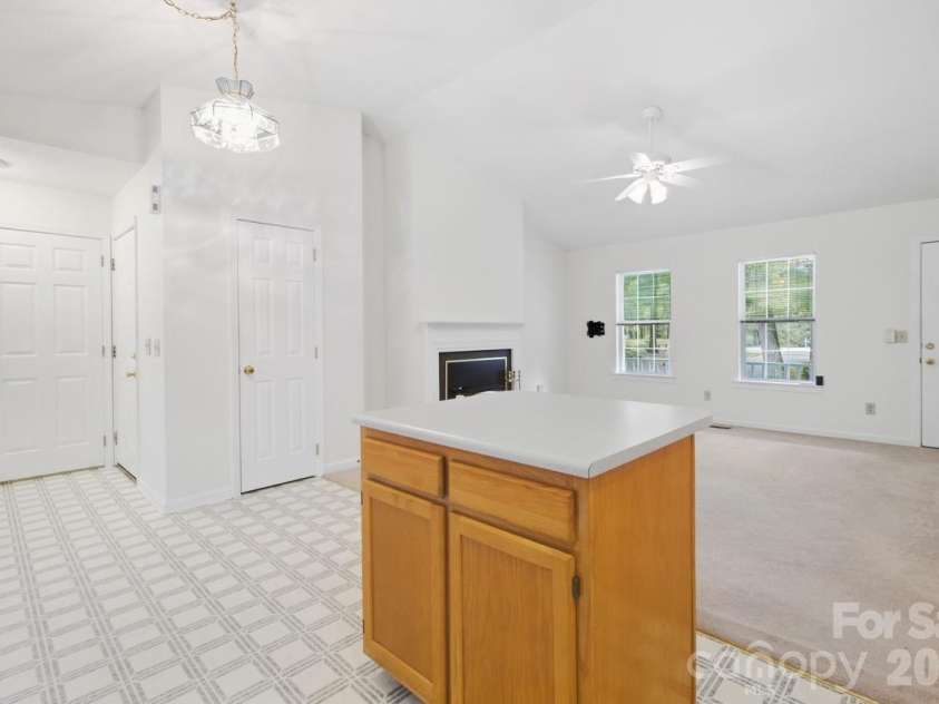 128 Maxamy Lane, Mooresville, NC 28117.  MLS# CAR4425165, YatesRealty ID 52979. 