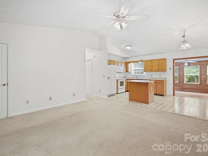 128 Maxamy Lane, Mooresville, NC 28117.  MLS# CAR4425165, YatesRealty ID 52979. 