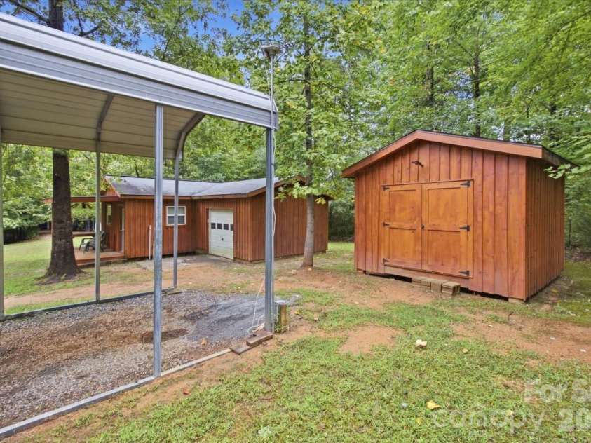 128 Maxamy Lane, Mooresville, NC 28117.  MLS# CAR4425165, YatesRealty ID 52979. 