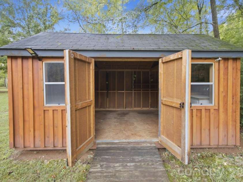 128 Maxamy Lane, Mooresville, NC 28117.  MLS# CAR4425165, YatesRealty ID 52979. Custom built outbuilding #2