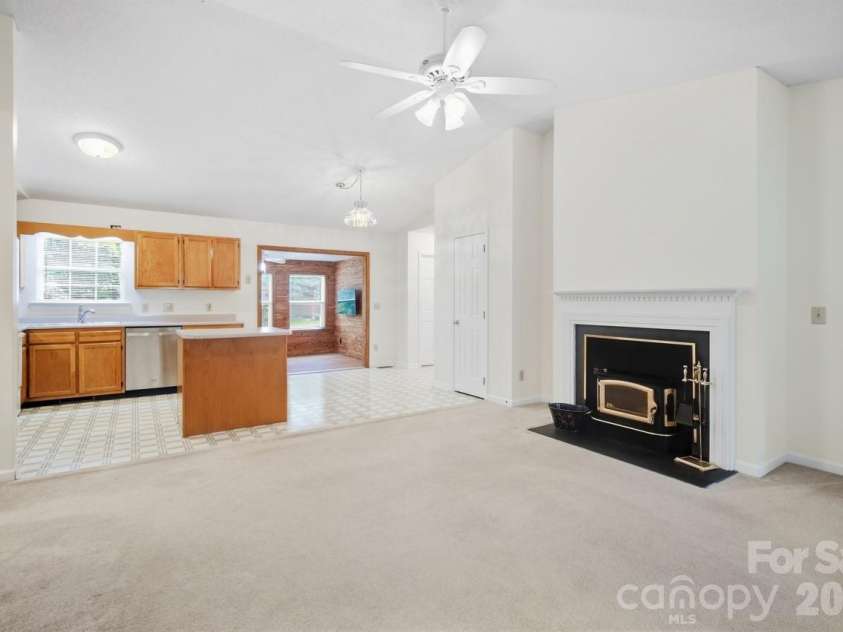 128 Maxamy Lane, Mooresville, NC 28117.  MLS# CAR4425165, YatesRealty ID 52979. Open floorplan