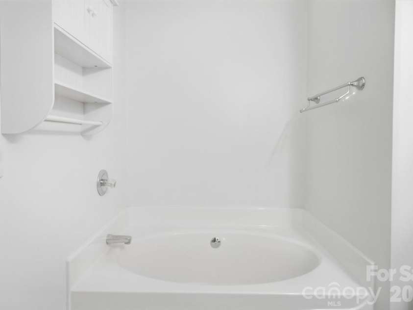 128 Maxamy Lane, Mooresville, NC 28117.  MLS# CAR4425165, YatesRealty ID 52979. Primary Bathroom