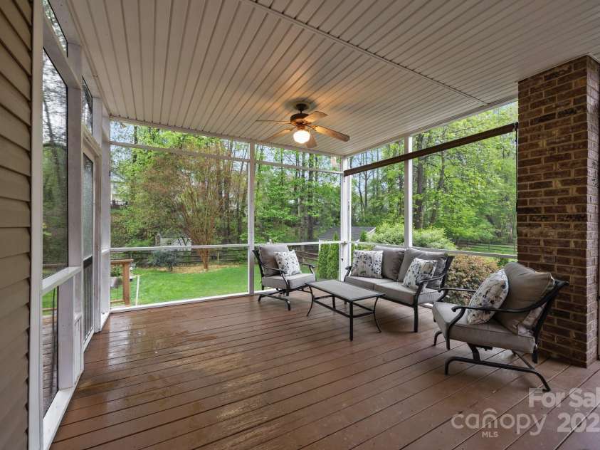 17301 Glassfield Drive, Huntersville, NC 28078.  MLS# CAR4241546, YatesRealty ID 5298. 