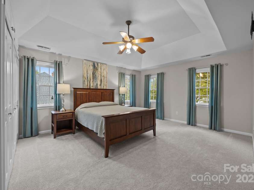 17301 Glassfield Drive, Huntersville, NC 28078.  MLS# CAR4241546, YatesRealty ID 5298. Upstairs primary