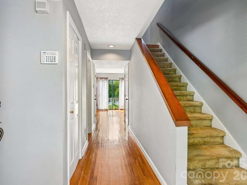 5182 Corbin Lane, Hickory, NC 28601.  MLS# CAR4425372, YatesRealty ID 52980. 
