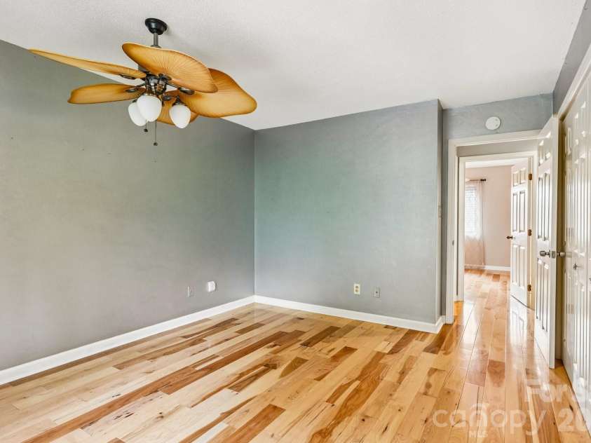 5182 Corbin Lane, Hickory, NC 28601.  MLS# CAR4425372, YatesRealty ID 52980. 
