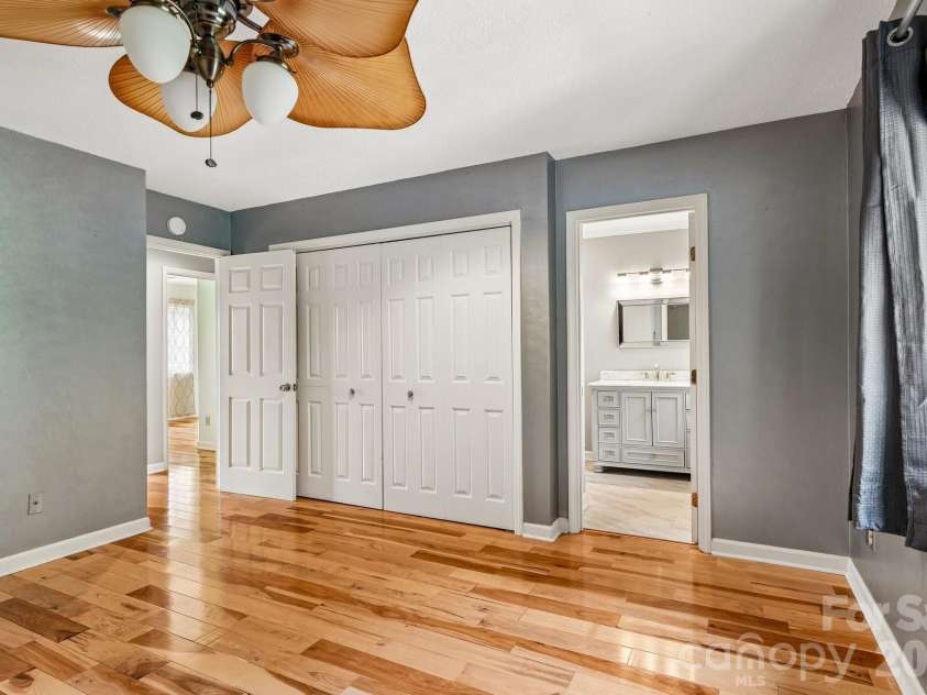 5182 Corbin Lane, Hickory, NC 28601.  MLS# CAR4425372, YatesRealty ID 52980. 