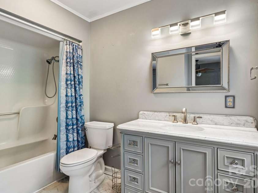 5182 Corbin Lane, Hickory, NC 28601.  MLS# CAR4425372, YatesRealty ID 52980. 