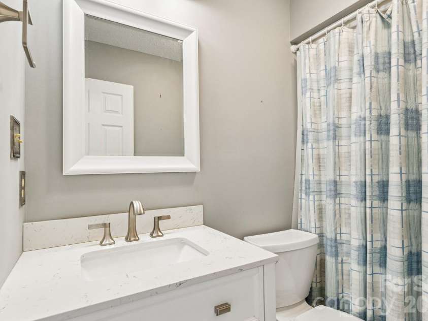 5182 Corbin Lane, Hickory, NC 28601.  MLS# CAR4425372, YatesRealty ID 52980. 