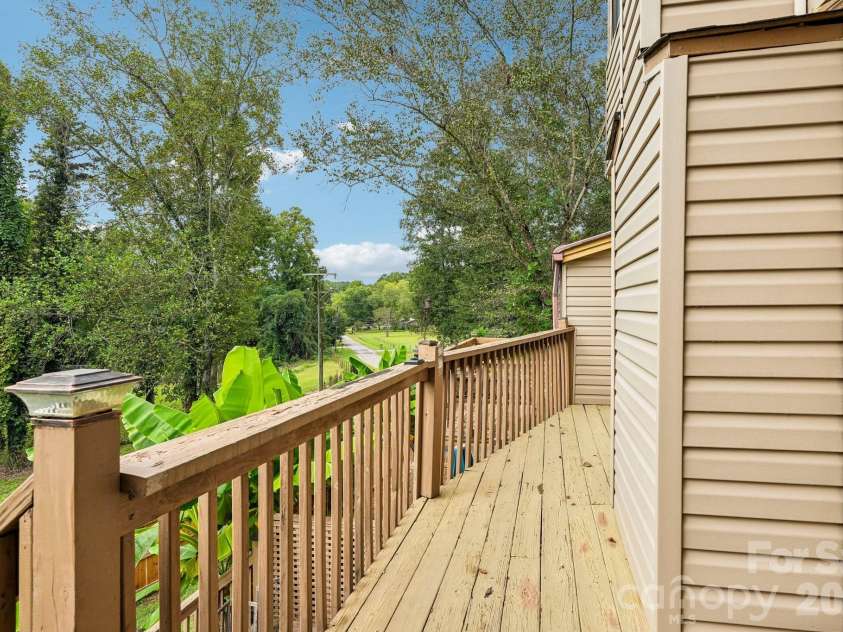 5182 Corbin Lane, Hickory, NC 28601.  MLS# CAR4425372, YatesRealty ID 52980. 