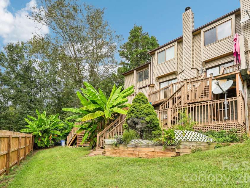 5182 Corbin Lane, Hickory, NC 28601.  MLS# CAR4425372, YatesRealty ID 52980. 
