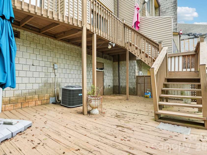 5182 Corbin Lane, Hickory, NC 28601.  MLS# CAR4425372, YatesRealty ID 52980. 