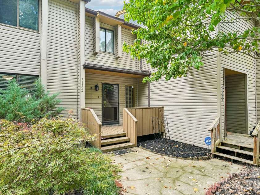 5182 Corbin Lane, Hickory, NC 28601.  MLS# CAR4425372, YatesRealty ID 52980. Unit #7