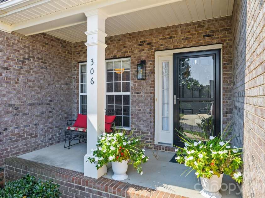 306 Drake Park Avenue, Fort Mill, SC 29708.  MLS# CAR4423650, YatesRealty ID 52985. Front Porch