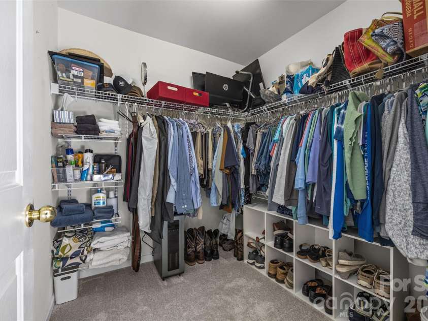 306 Drake Park Avenue, Fort Mill, SC 29708.  MLS# CAR4423650, YatesRealty ID 52985. Primary Closet